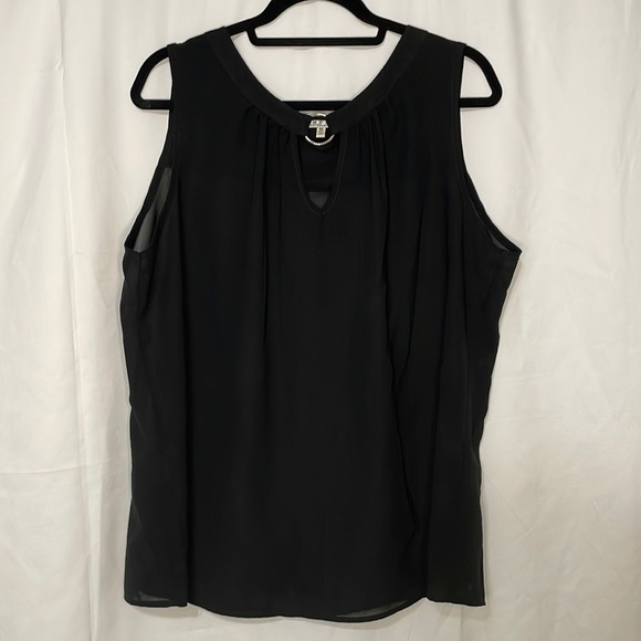 M P H Collection| Black sleeveless shear Blouse - Picture 4 of 9